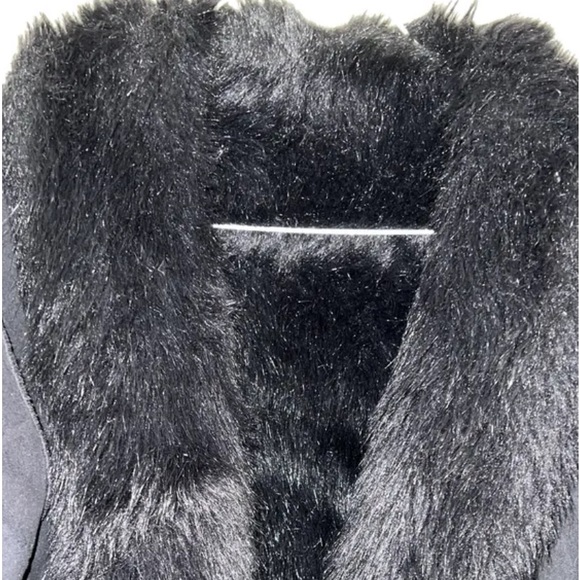 Faux Fur knee length coat. - Picture 4 of 7
